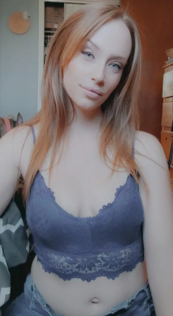 Do you like redheads??? 🔥