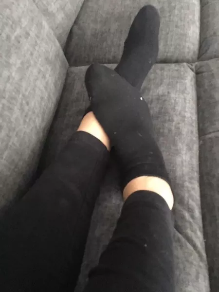 Do you like simple black socks? π€