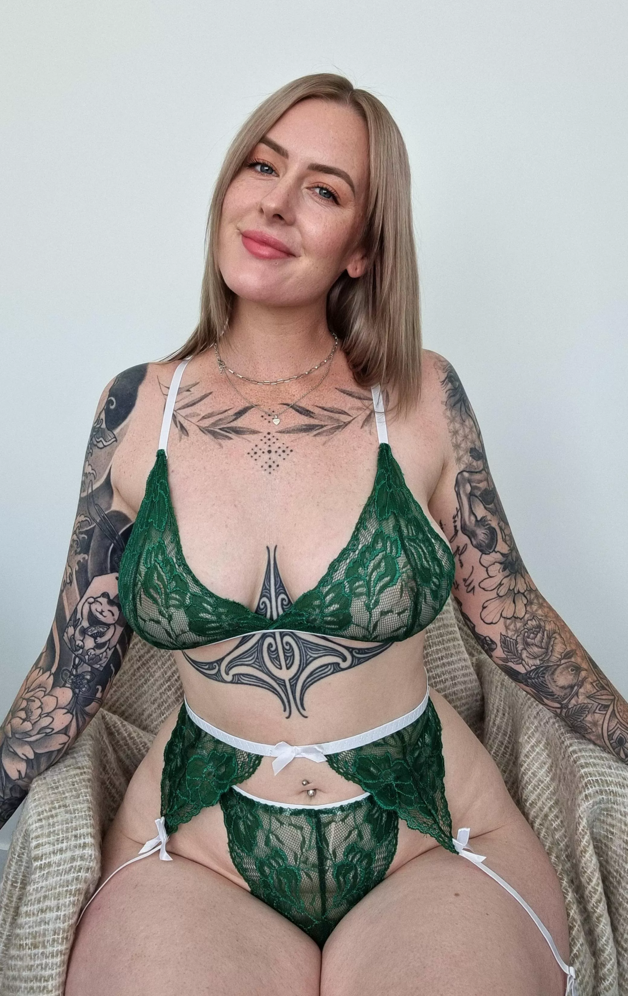 Do you like tattooed girls with curves?