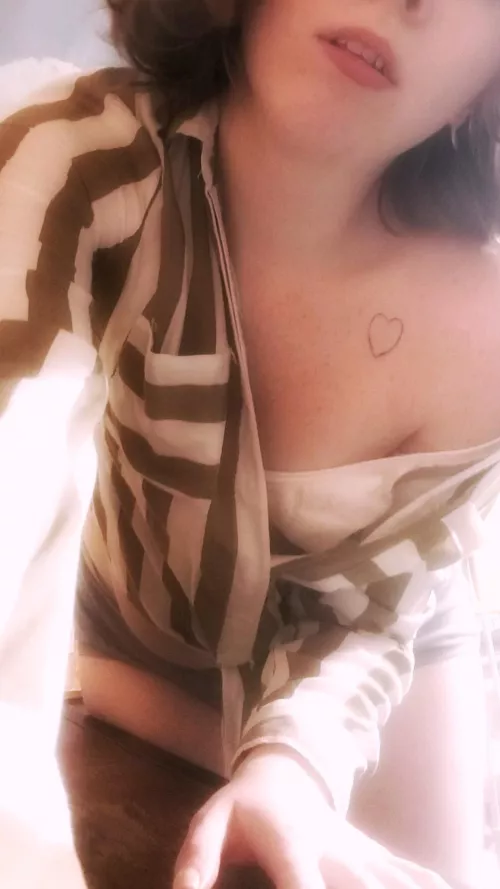 Do you like that 70s look? (25F)