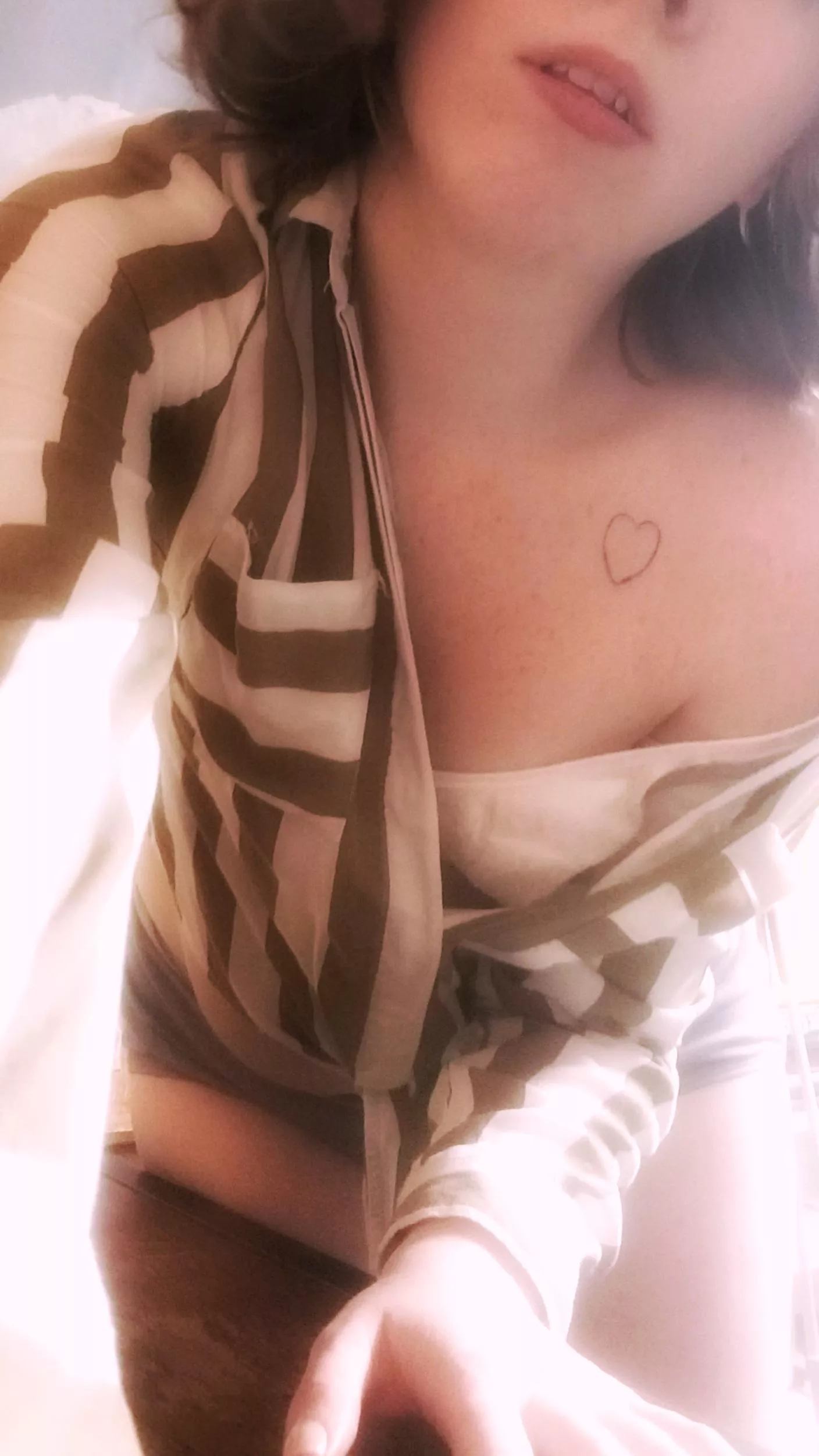 Do you like that 70s look? (25F)