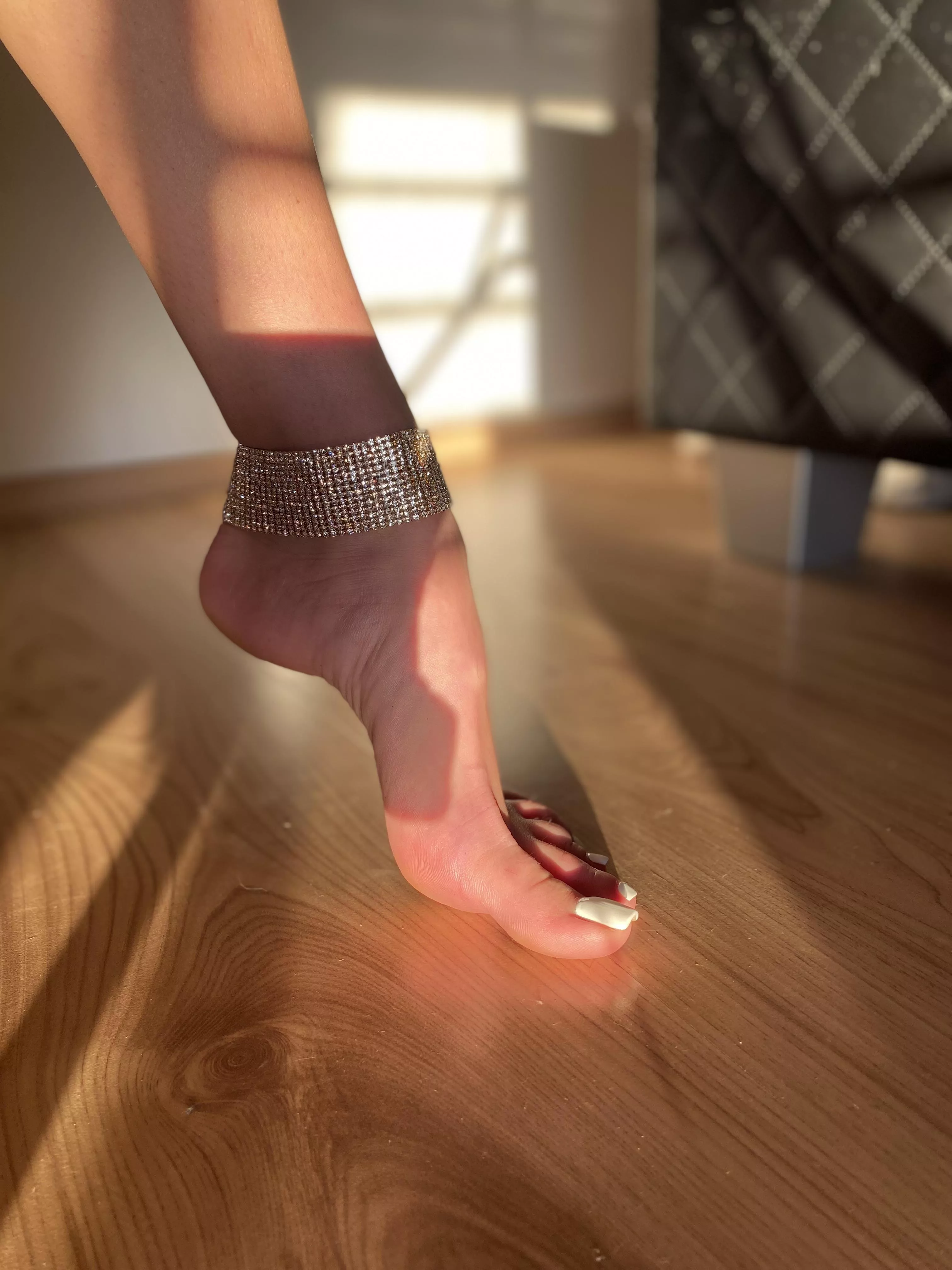 do you like the arch of my feet?