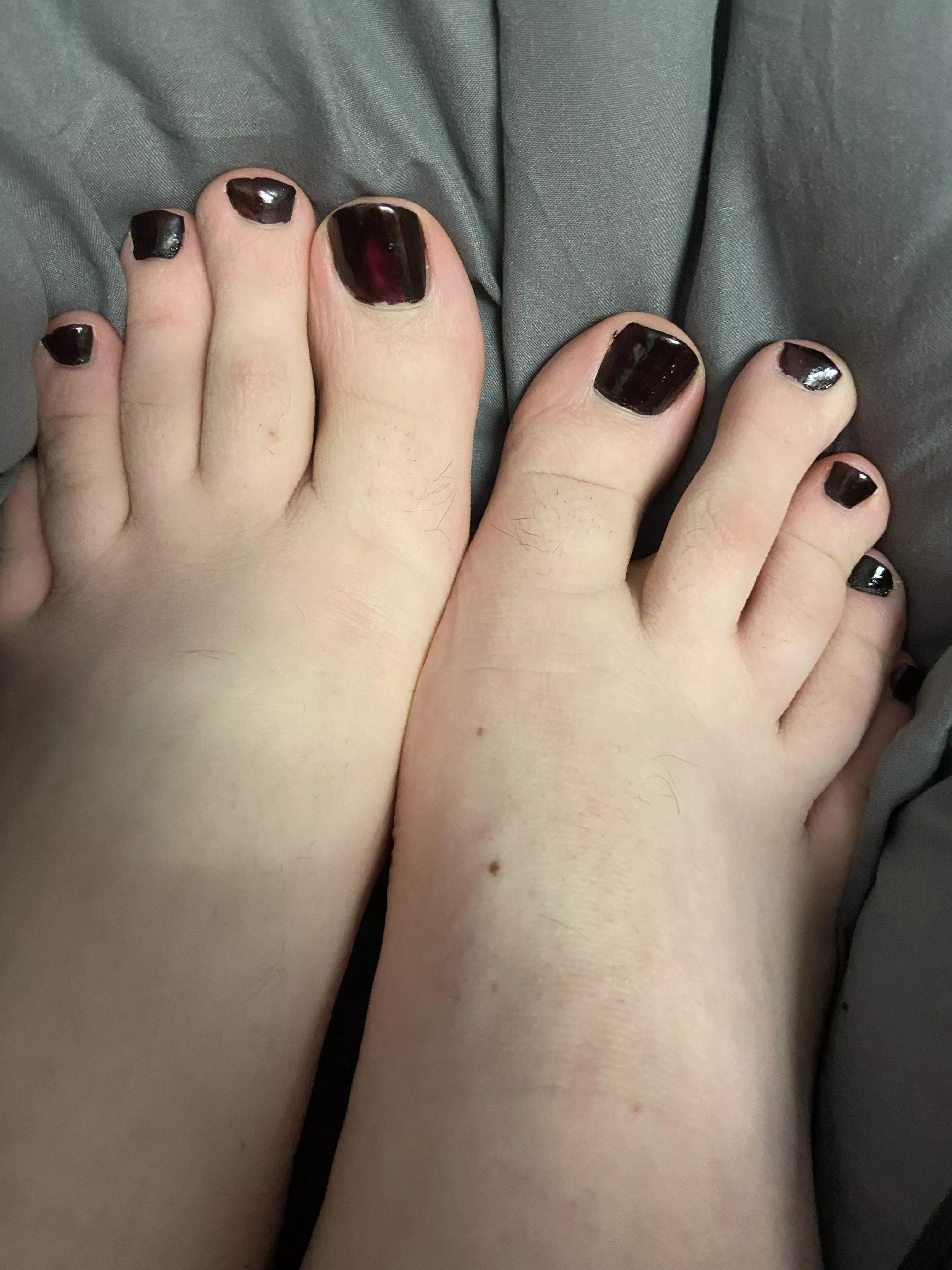 do you like the color on my toes?