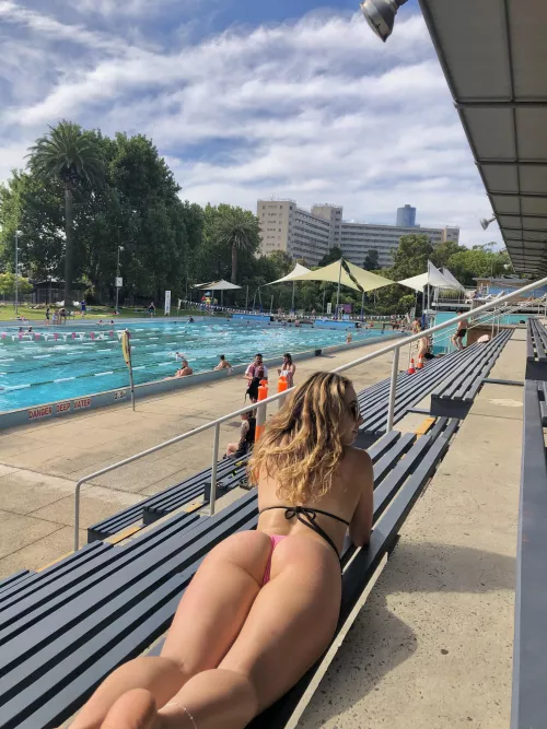 Do you like the view? 🍑🙈