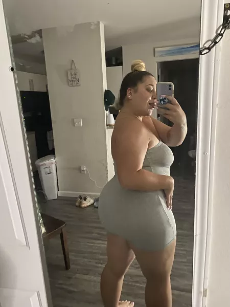 Do you like thick girls? 😈🍑
