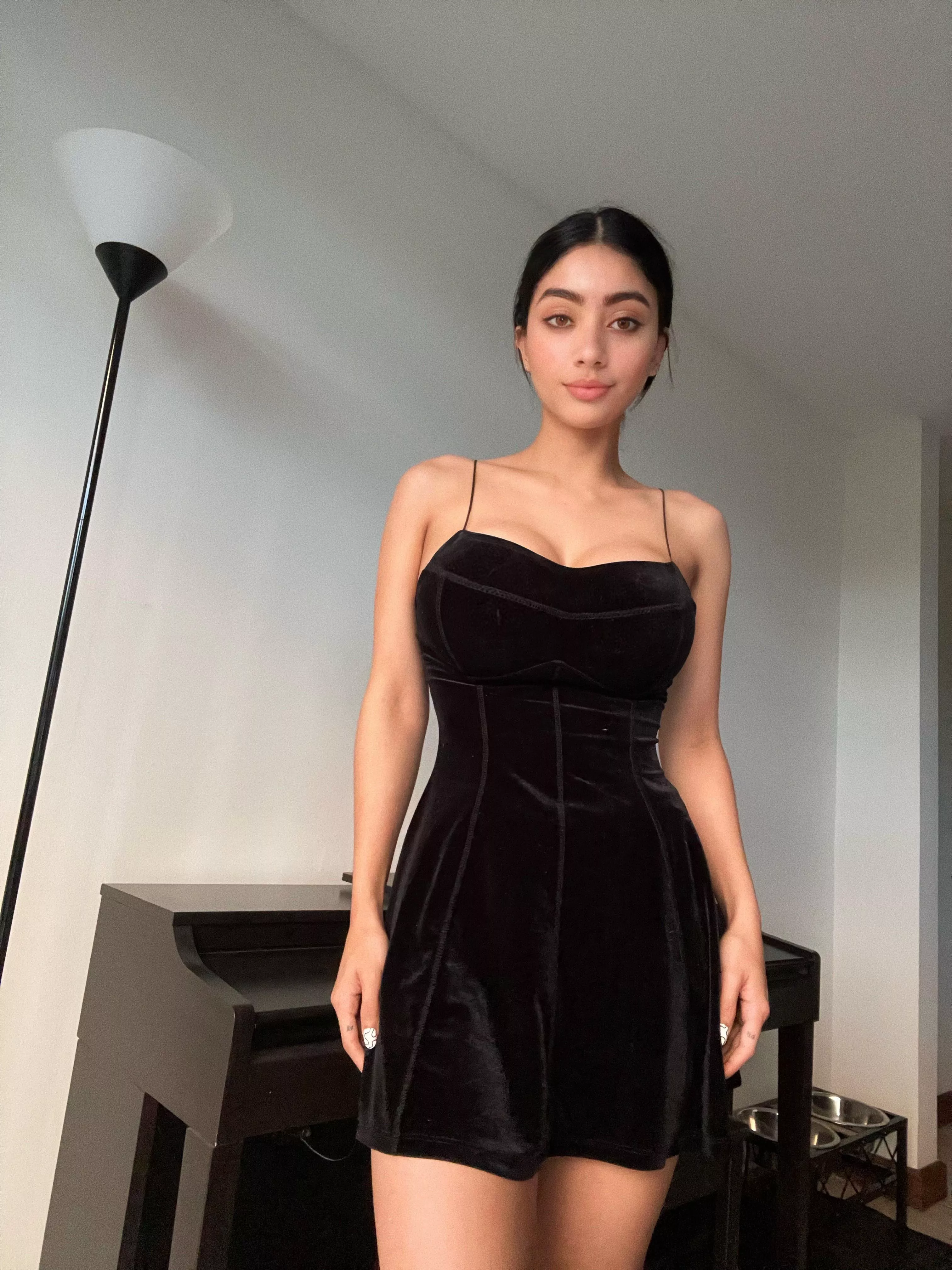 Do you like this dress on me?☺️ 19f