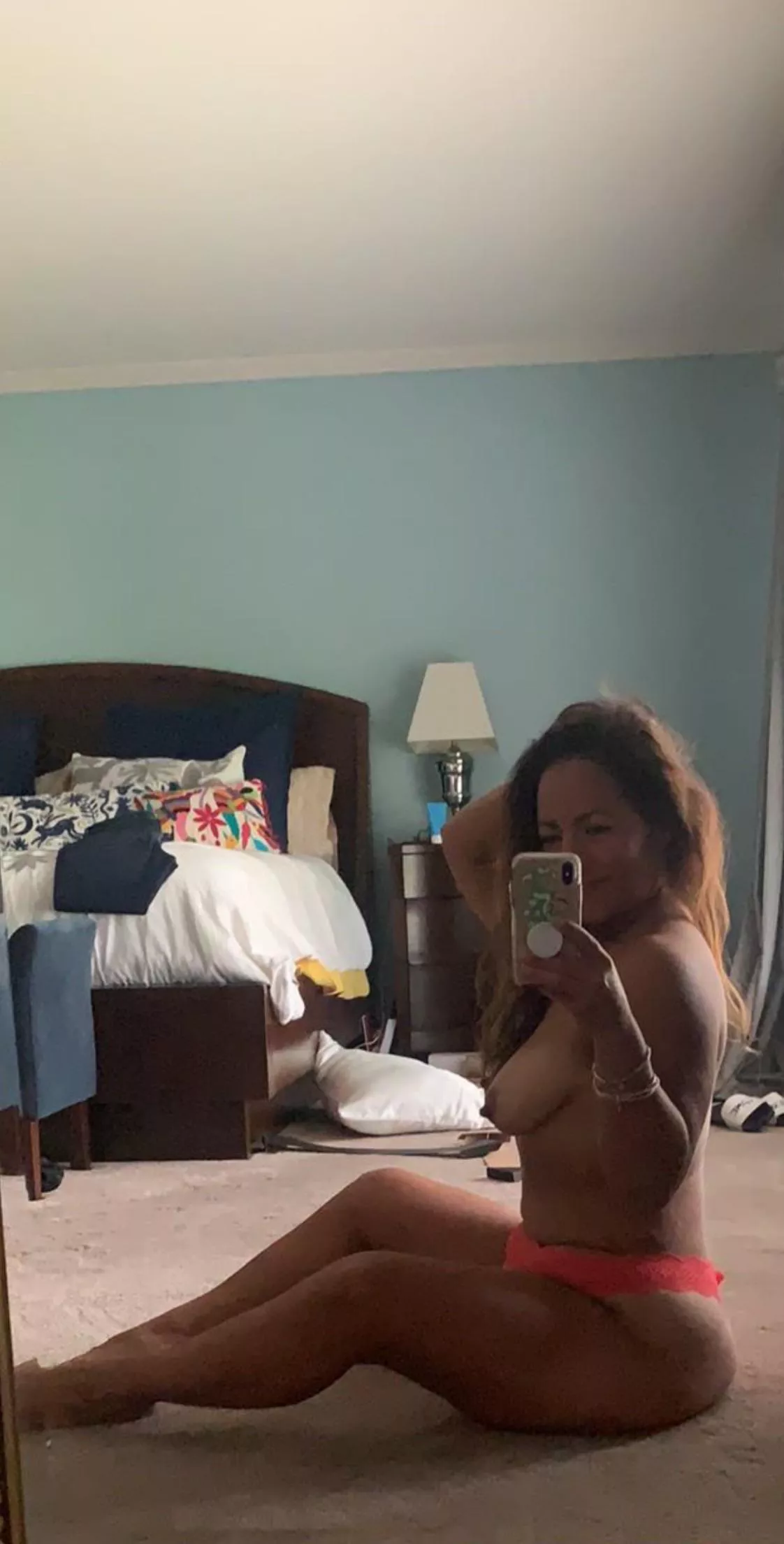 Do you like this old school center(f)old style? 😆😘