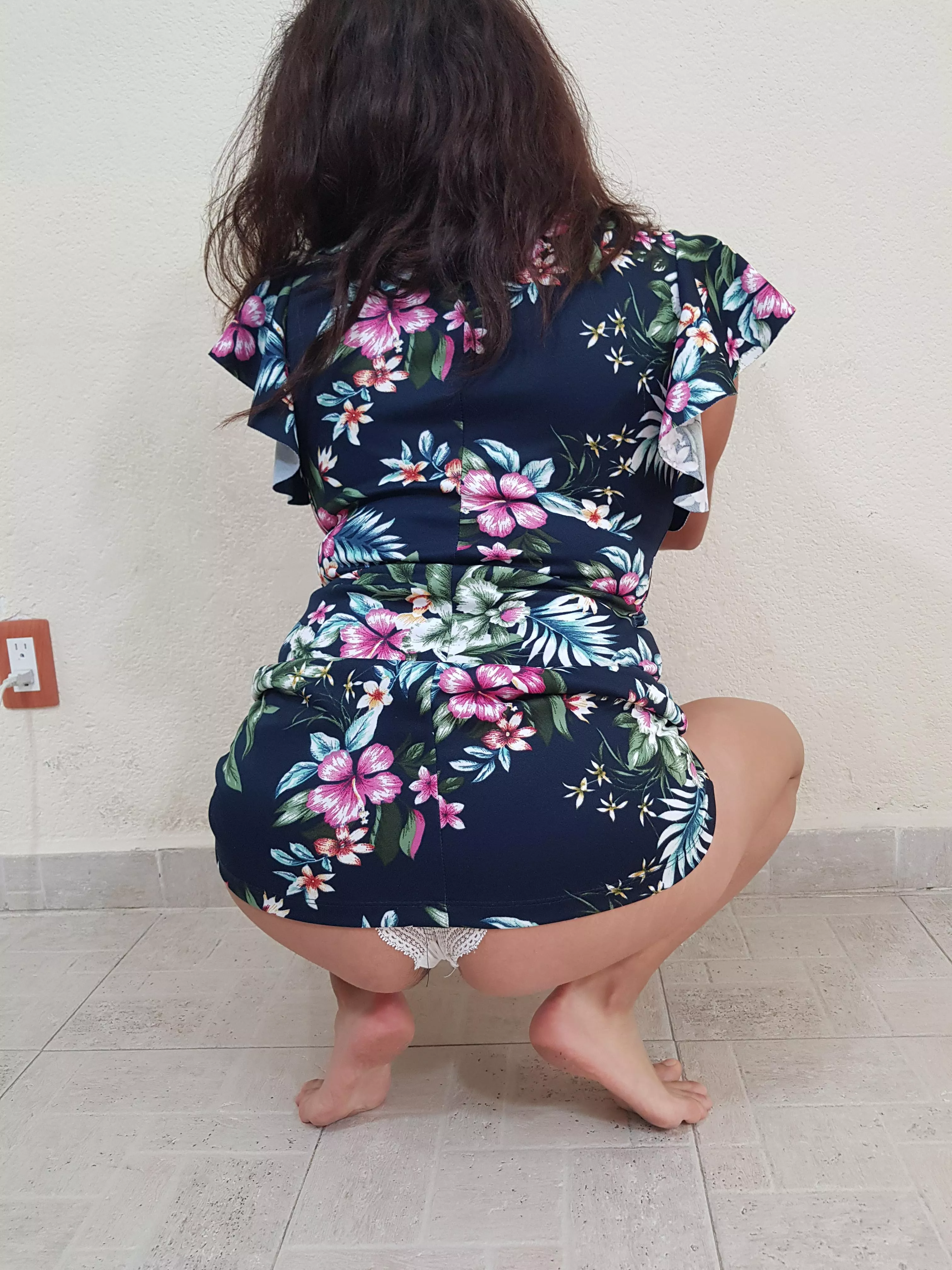 Do you like white panties under a dress?