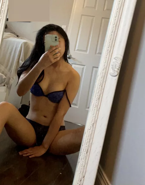 do you like your asian girls petite? š