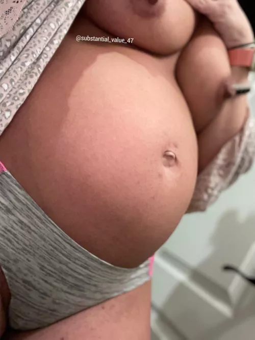 Do you love my 6 month bump?!