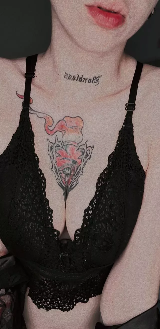 Do you love my lips? [Selling] - Cock rates and more, I have discounts In GFE this weekend, come here and find a nice and hot girl ready to you daddy / kik: Kattvon