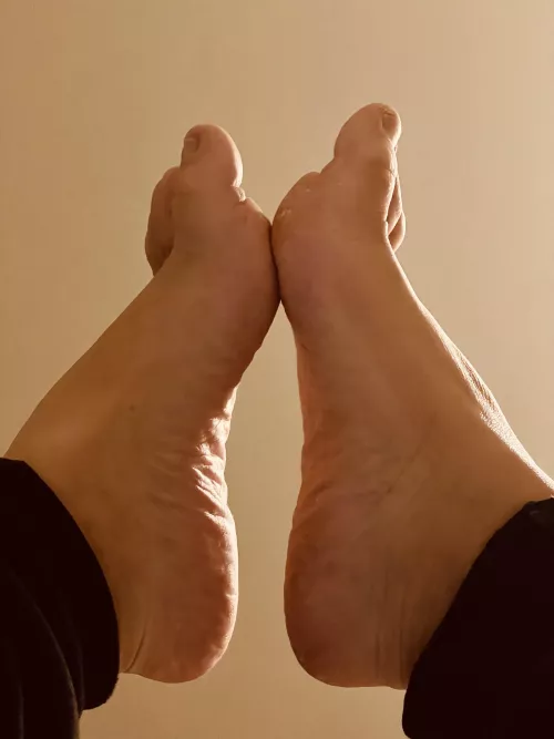 Do you love side feet views?