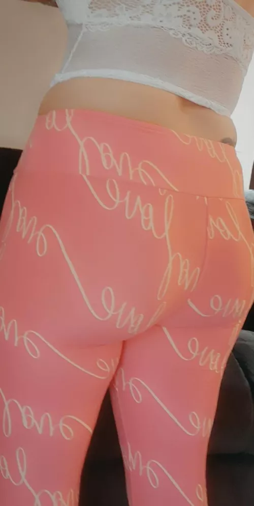 Do you Love the way they make my 🍑look😉