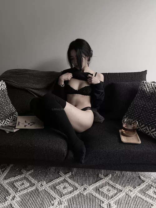 Do you mind if we take a break from reading? 🖤