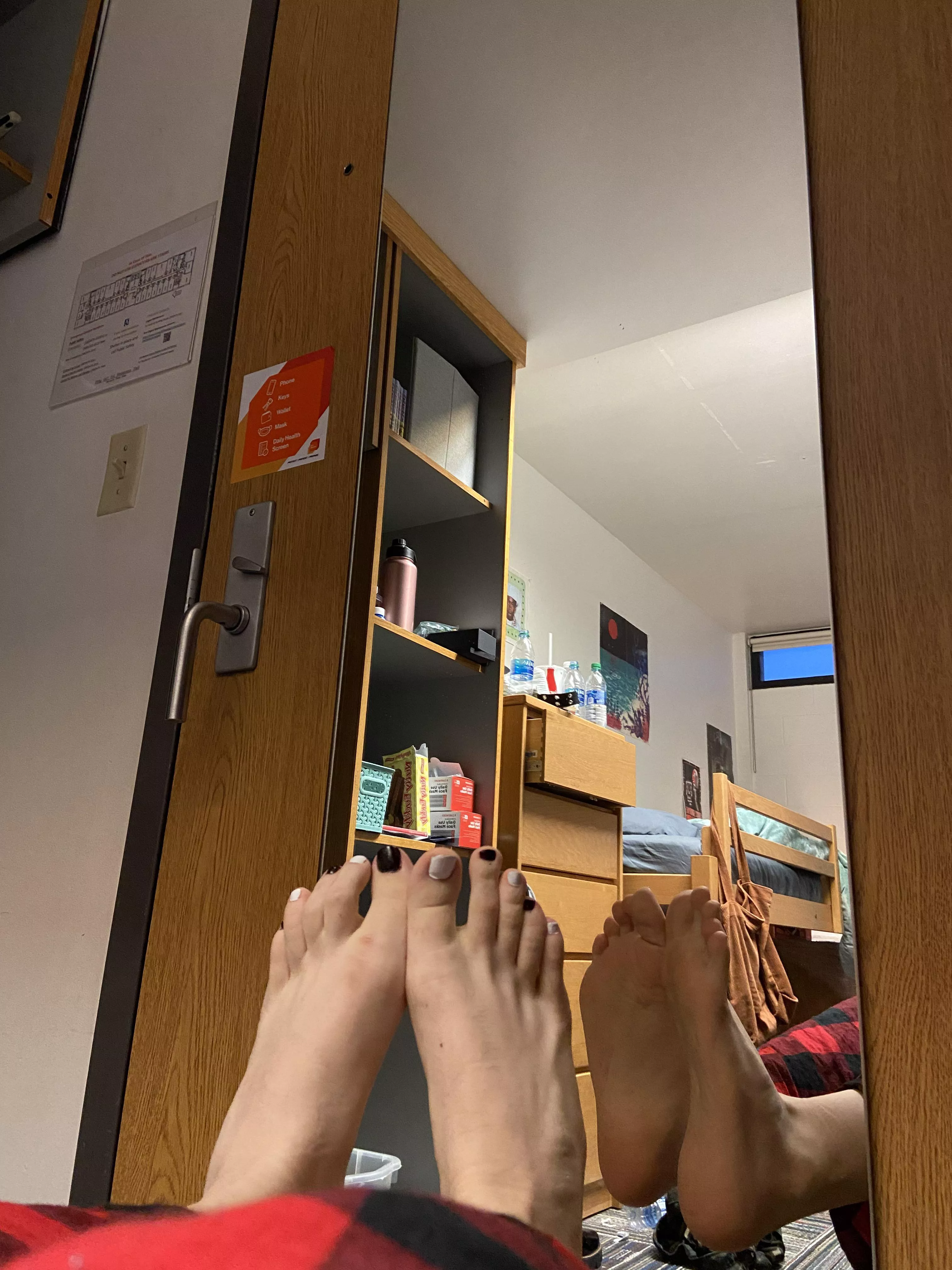 do you prefer my toes or my soles? 🤍🖤