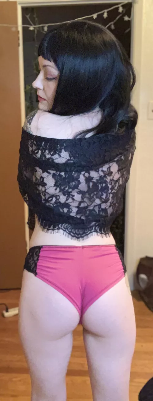 Do you think I have a nice 🍑?