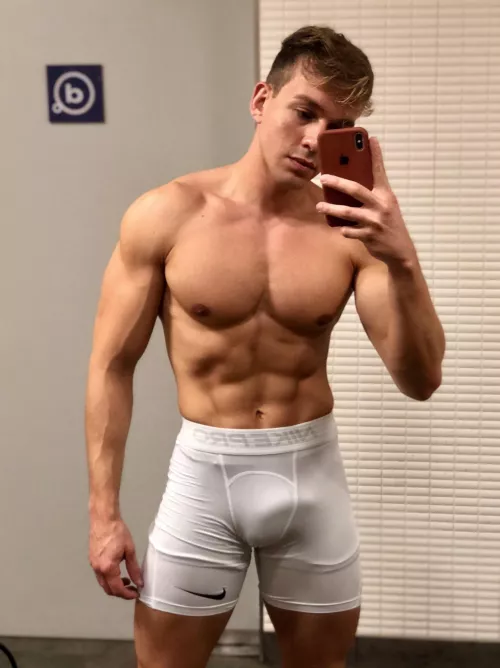 Do you think I’m hot?😈