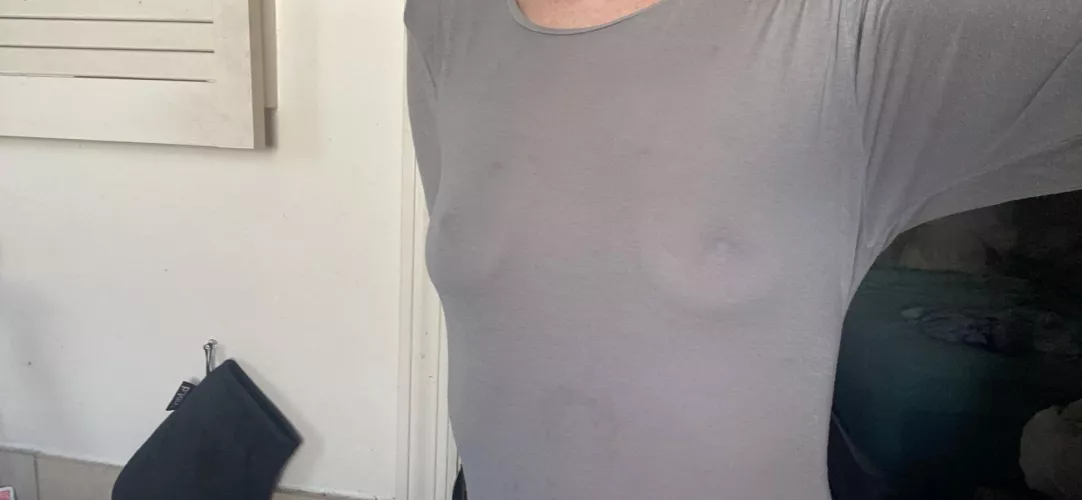 Do you think the gas station employees enjoyed? 😏