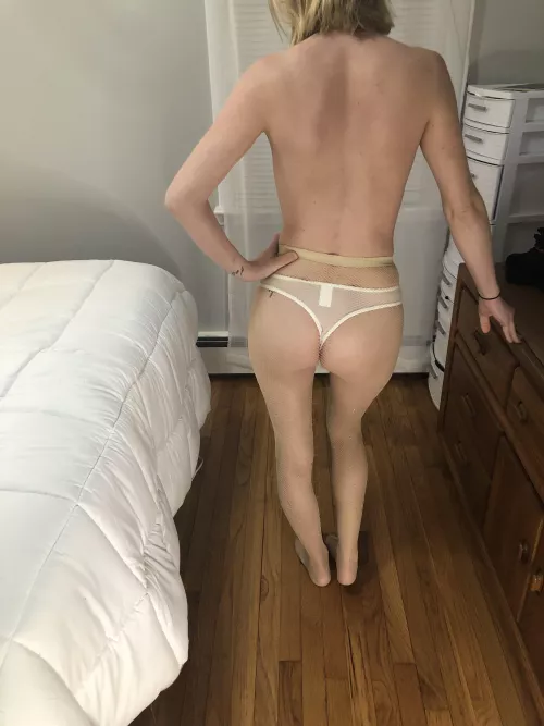 Do you think these pantyhose are too see through? 33y/o MIL[F]