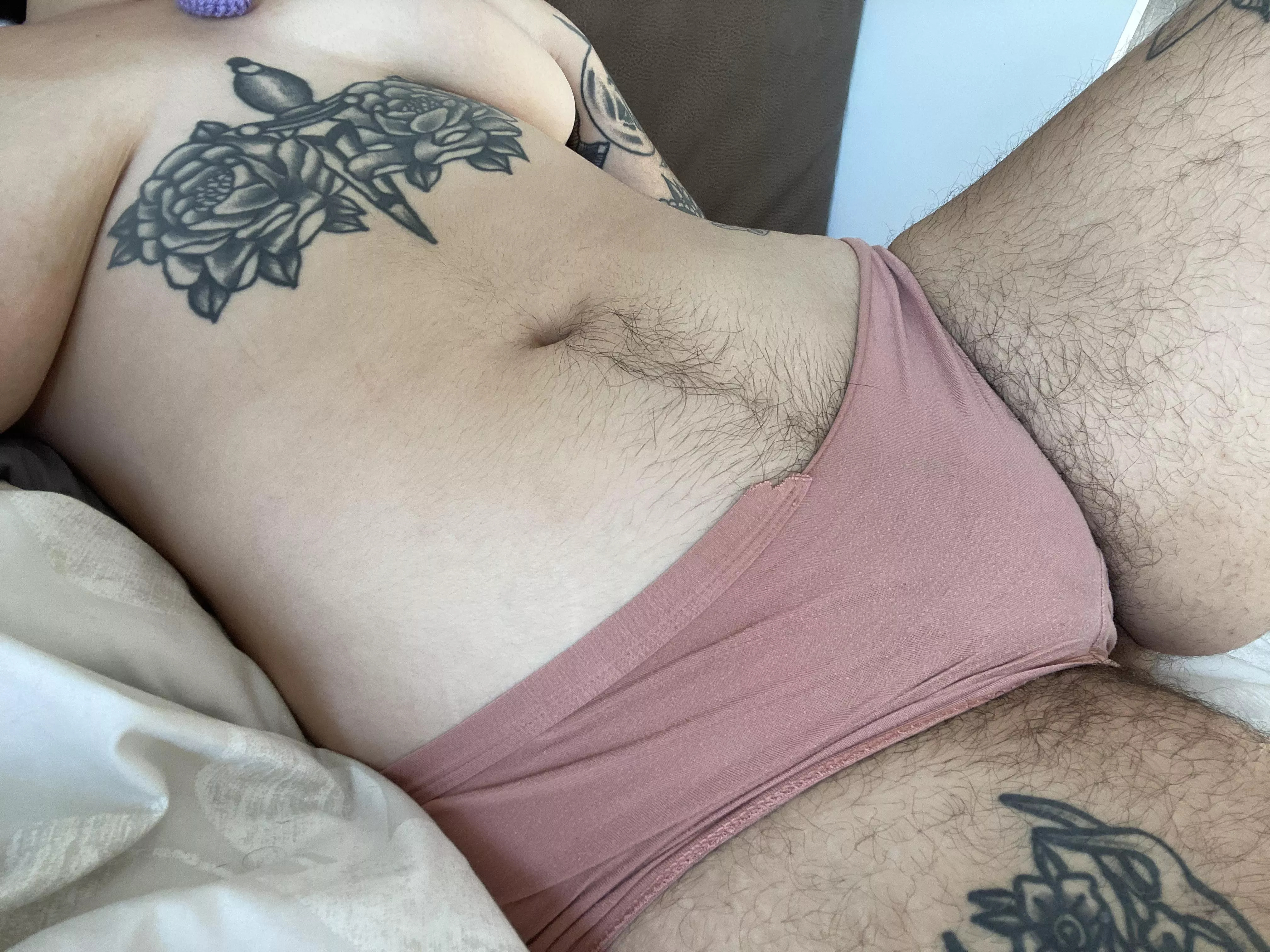 Do you wanna see what’s under my panties 😋🌸 Do you wanna see what’s under my panties 😋🌸