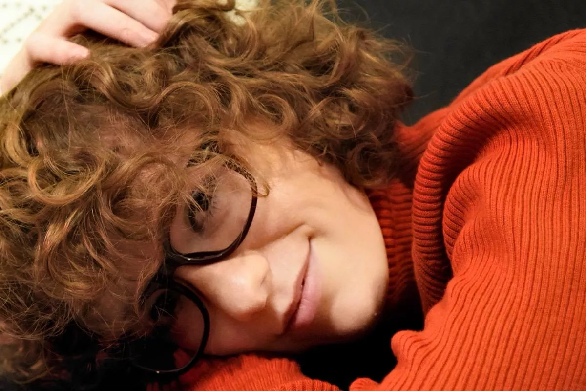 Do you want to hear about my day or you just tryna smash my glasses against your mattress Do you want to hear about my day or you just tryna smash my glasses against your mattress