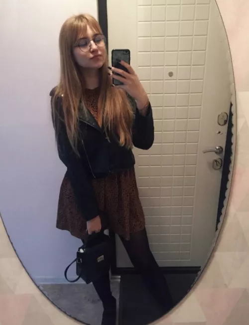 Do you want to see more photos of my juicy ass?