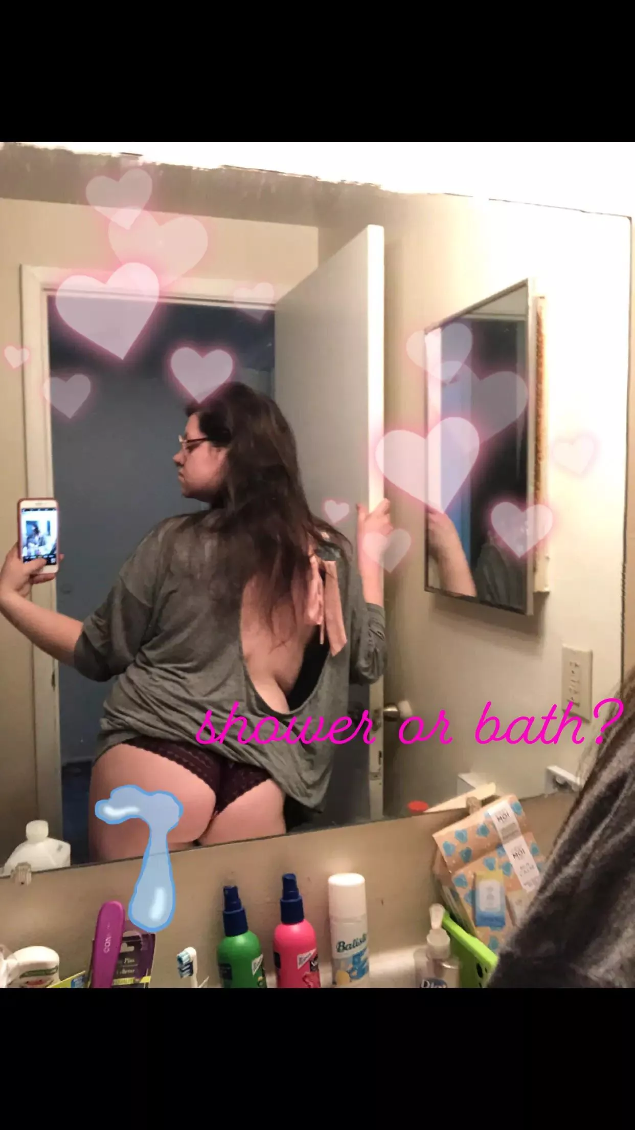 do you want to see under my pajamas? 👀🌻✨