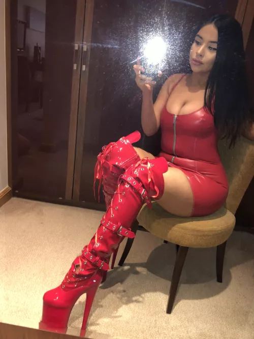 Do you want to sniff & lick My latex?