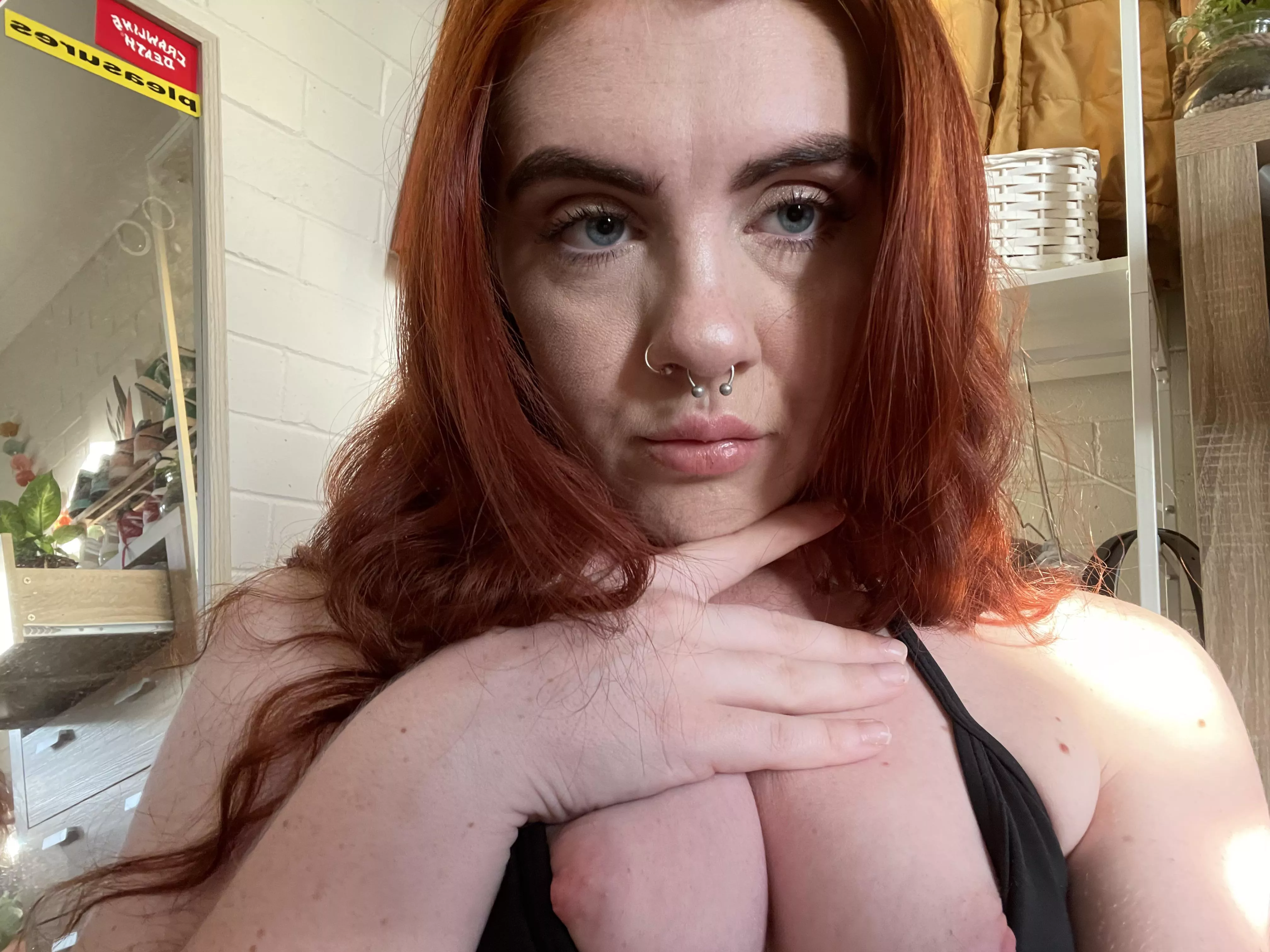 Do you wish you were walking past my open window 😉🍒