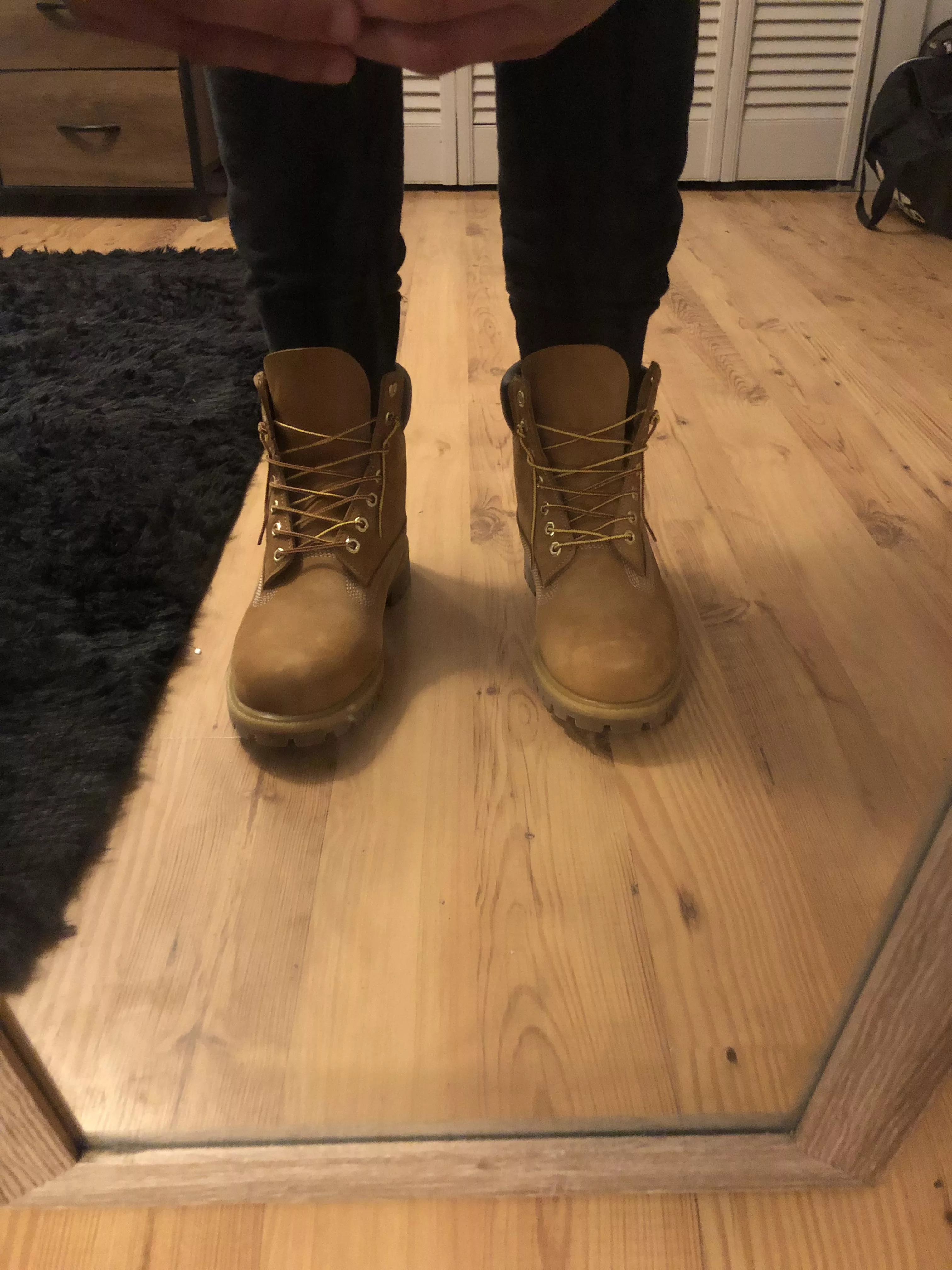 Does any1 know why the tongue is leaning towards the left? These are brand new timbs
