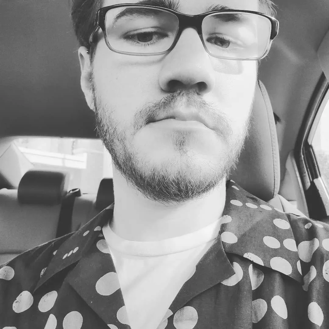 Does anybody have plans to stare at their phone somewhere exciting this weekend? Does anybody have plans to stare at their phone somewhere exciting this weekend?