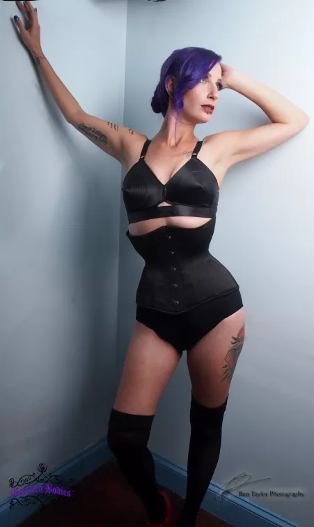 Does anyone love vintage lingerie here?