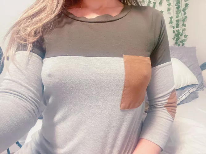 Does anyone need an assistant today? 😈😉😋