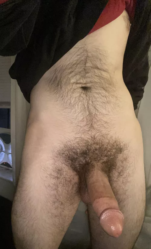 Does anyone still care for a bit of girth and hair 😌?
