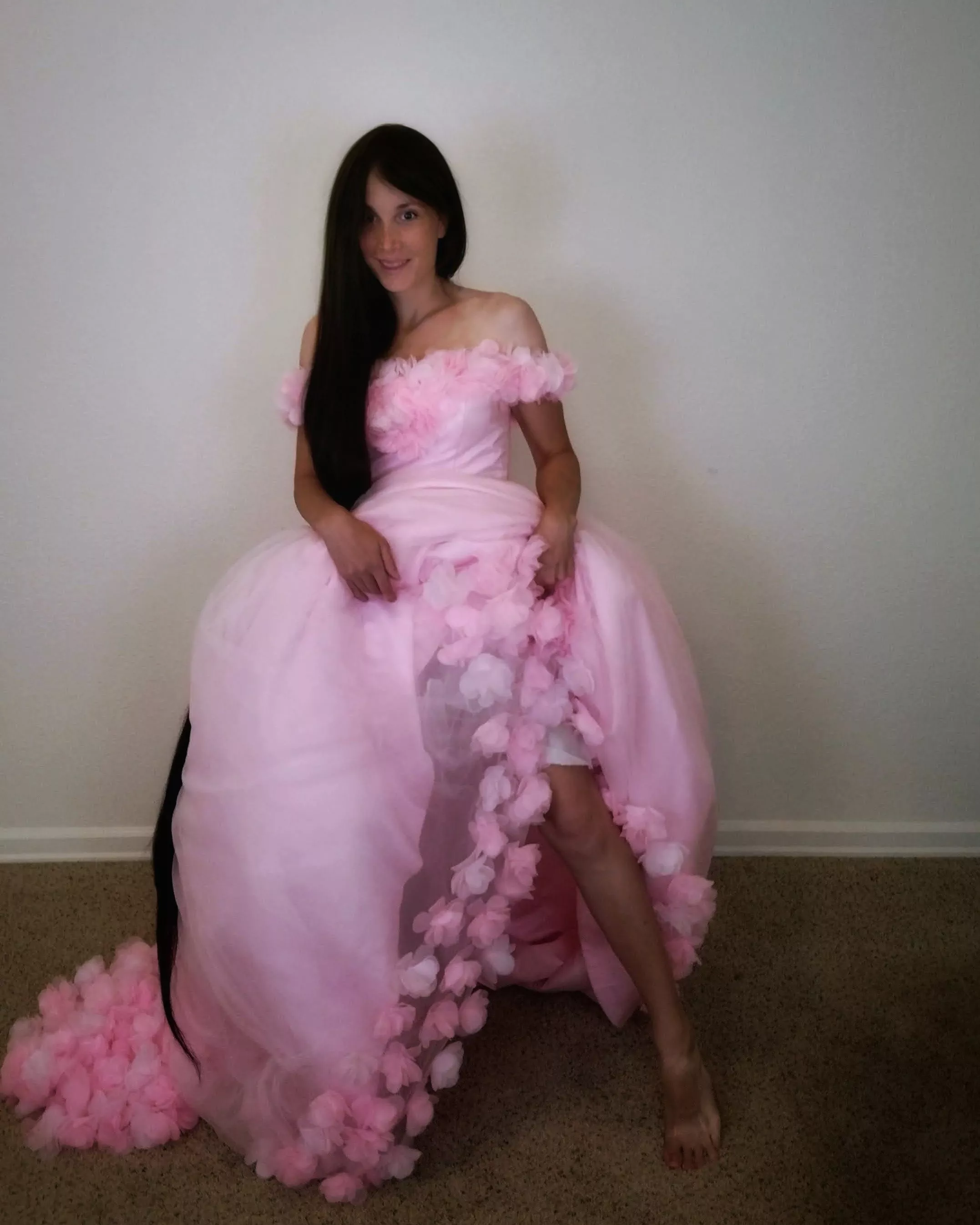 💖 Does anyone want to see what's underneath my dress? 💖