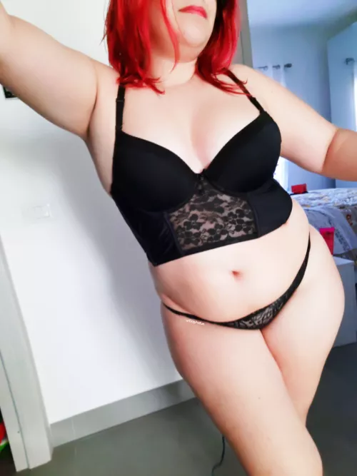Does Black lingerie fit well on every body shape or not?
