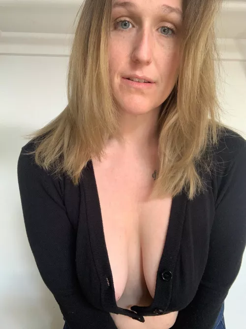 Does cleavage turn you on?