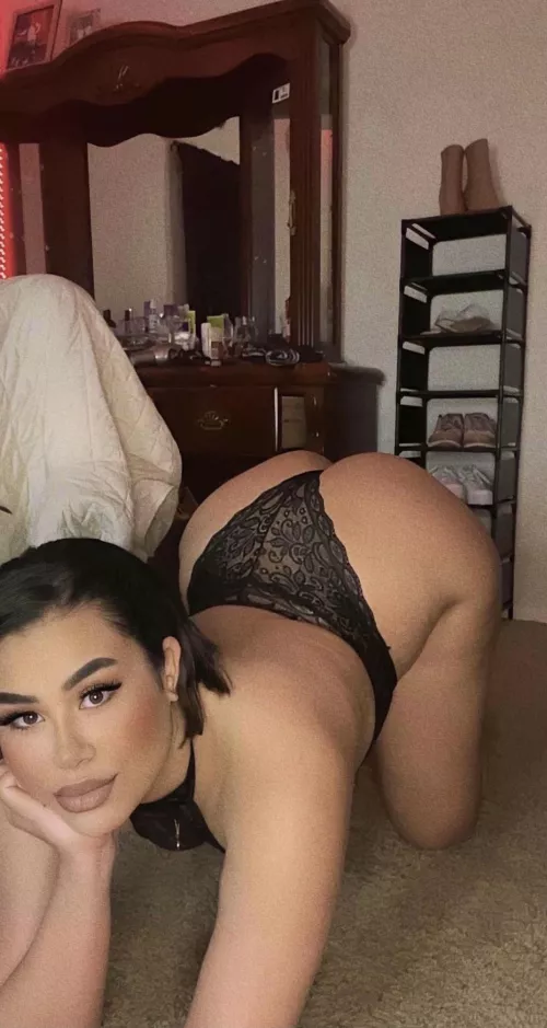 Does my ass look good enough to cream pie?