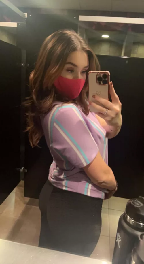 Does my butt look cute in these pants? 🍑🍑🍑