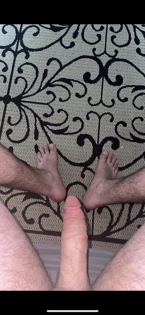 does my dick make my size 13 feet look small?