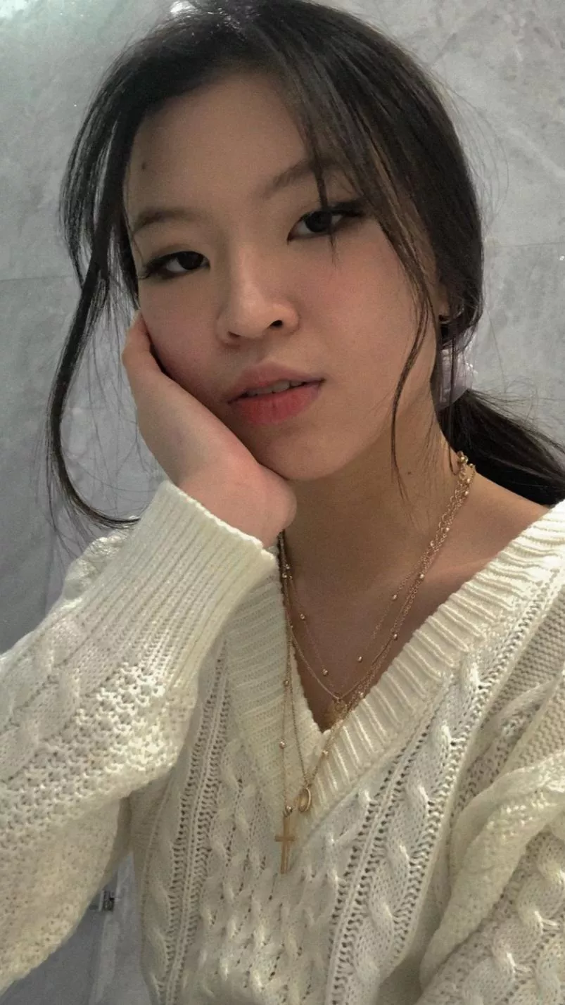 Does my hair look good like this? (f18)