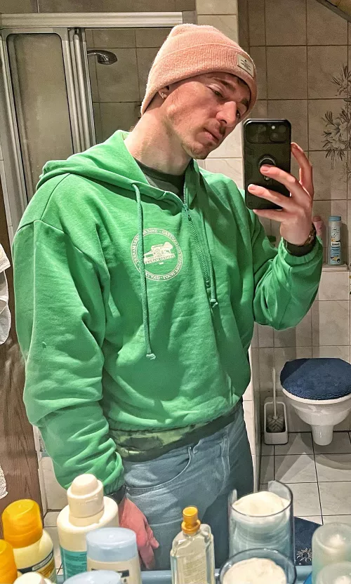 Does pink and green match?šš
š