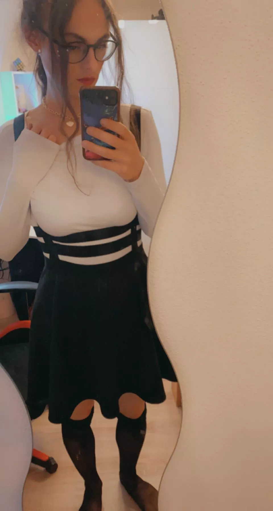 Does someone wanna go on a date with me?😇