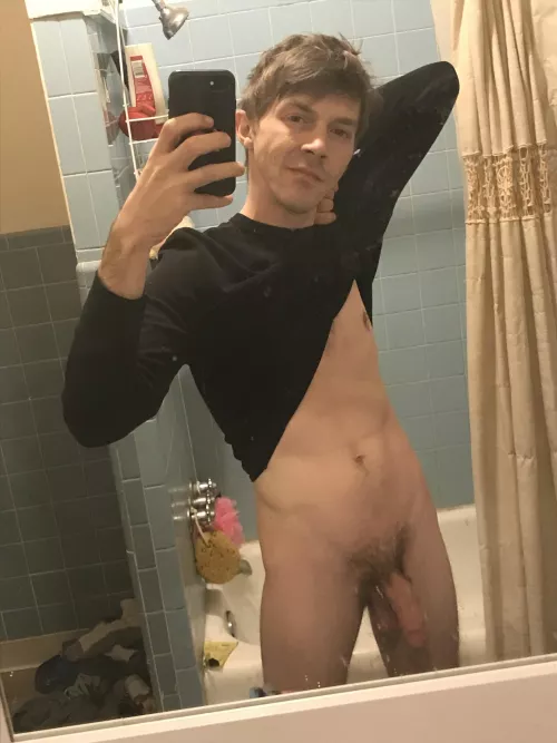 Does the V make up for the smol pp?😂