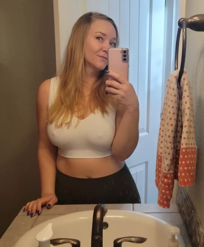 Does this thick Mama make you hard? [F48]