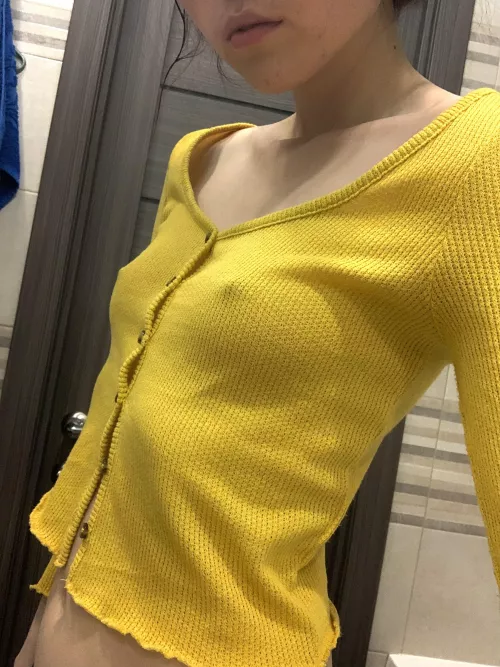 Does this yellow color look good on me ?