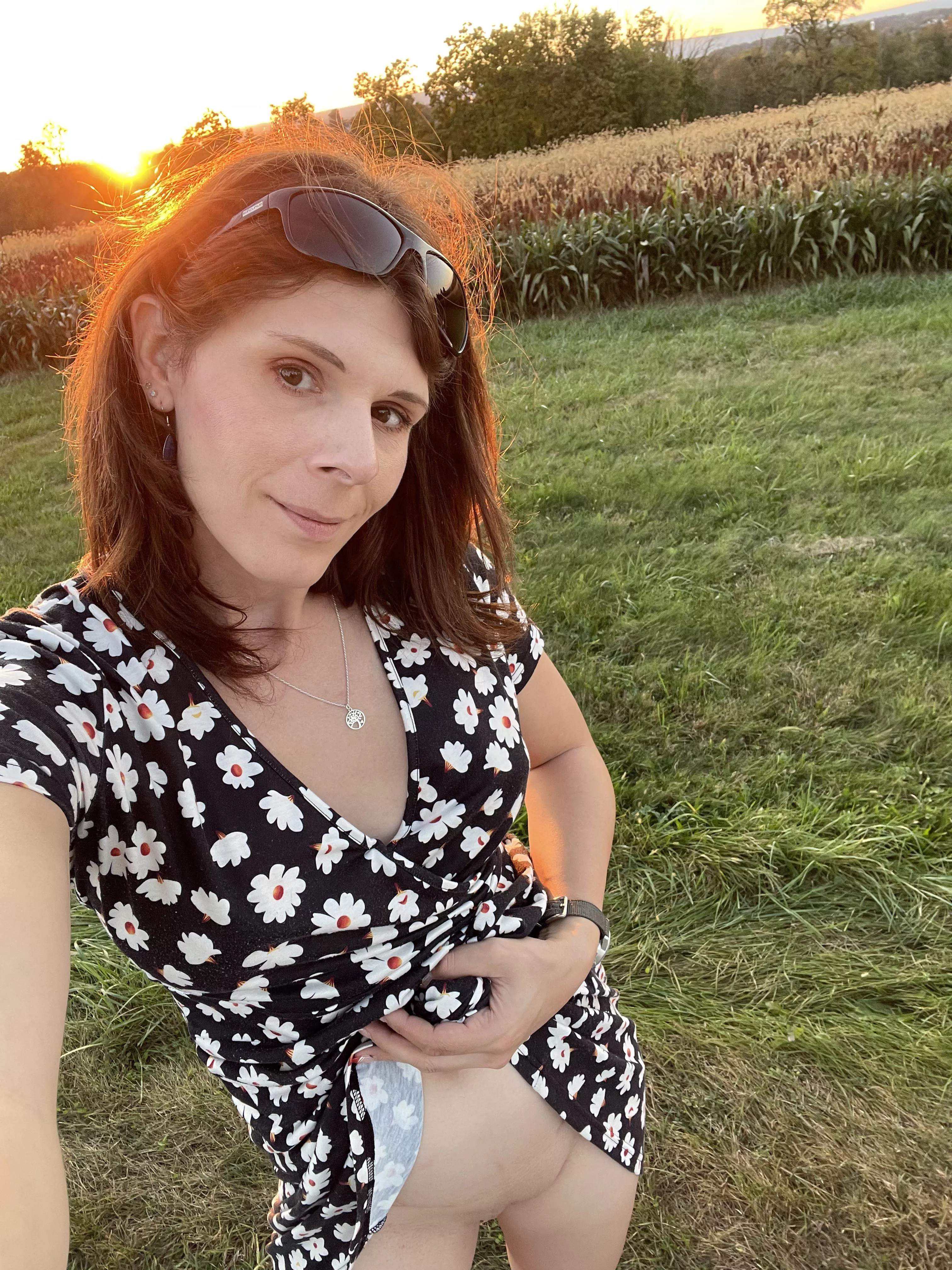 Doing my best to attract the right kind of company (39F) Doing my best to attract the right kind of company (39F)