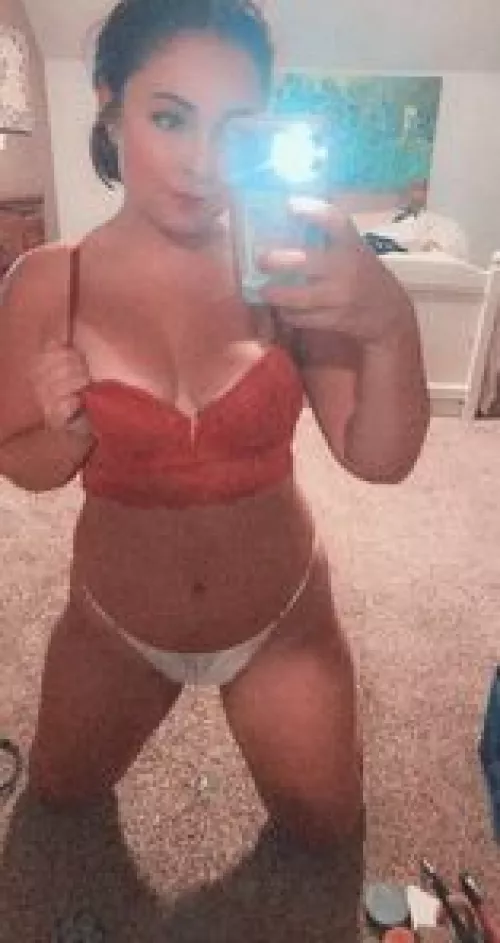 [domme] add me on my sn@p jess.spencer77 if you want o be my little slave. first upvote gets a reward :***'!!