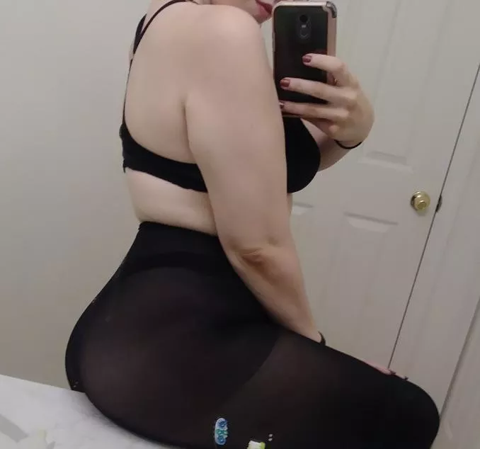 [domme] any sluts want to serve me