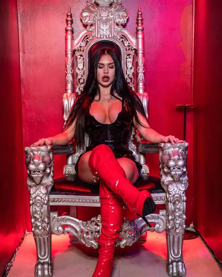 [domme] are you ready to being my slave and use you for anything 👠👠👠👠💋💋💋